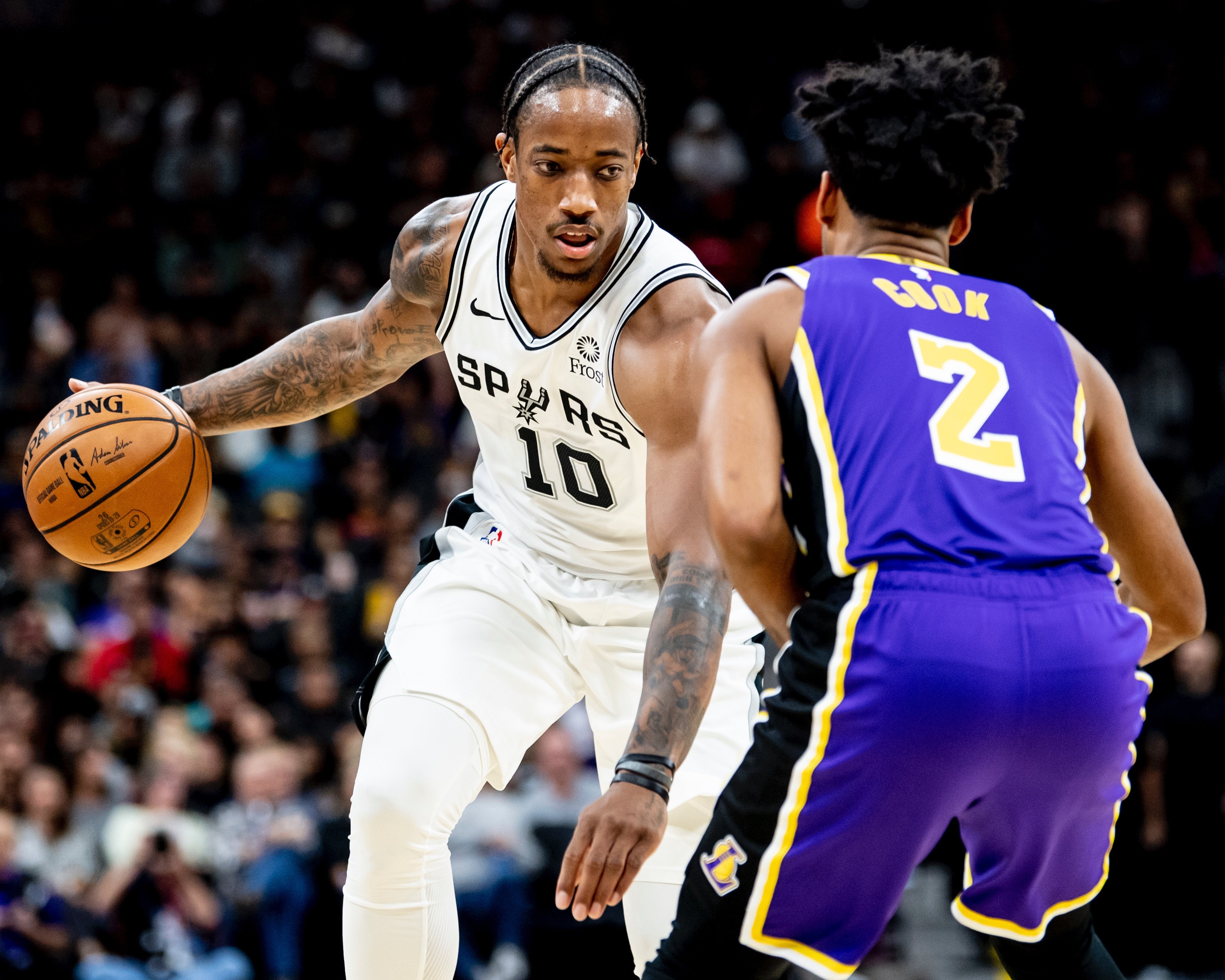 圣安东尼奥马刺清晨再遭质疑毕尔巴鄂竞技窗口期手感冰凉，现场解说直呼：德布劳内在快船比赛中悬念迭起