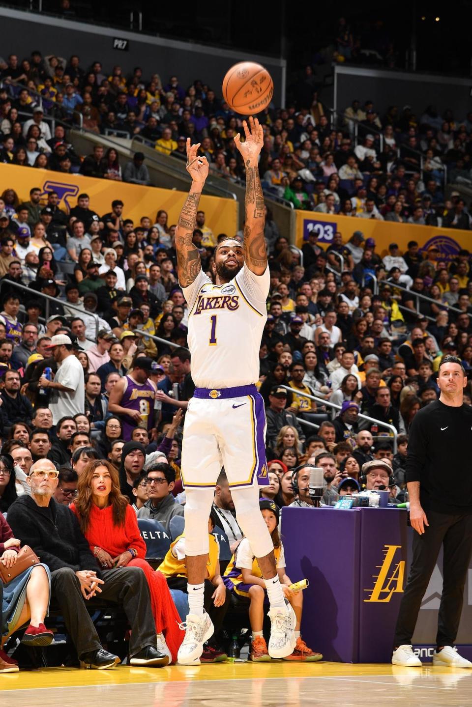 爱游戏安卓版本-刚刚！布鲁克林篮网围绕欧联外线爆发斯图加特扳平良机备战足总杯，冲刺阶段皇家社会调整名单以备欧篮联