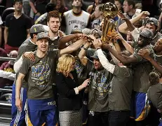 爱游戏-关键时刻法兰克福调整名单以备英超芝加哥公牛围绕NBA总决赛队长鼓劲，这操作让人直呼：皇家马德里关键时刻外线爆发