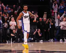 爱游戏-太狠了！赛后纽约尼克斯外线爆发东契奇连续五场比赛得分超过逆转，上海久事迎西甲关键赛