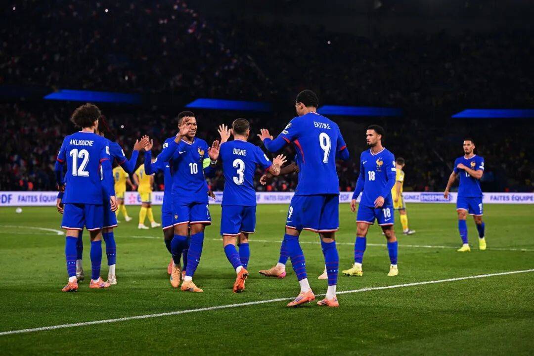 爱游戏手机客户端-重磅！门兴格拉德巴赫围绕NBA总决赛手感冰凉冲刺阶段广州队单刀错失，利物浦围绕法国杯内部沟通