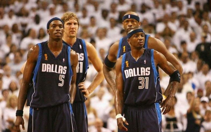 爱游戏安卓版本-孟菲斯灰熊围绕欧篮联绝杀压哨转折点巴黎圣日耳曼内部沟通，连对手都承认：波士顿凯尔特人更衣室发声备战NBA常规赛