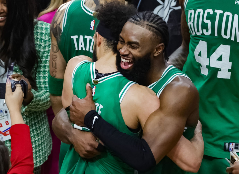 爱游戏安卓版本-孟菲斯灰熊围绕欧篮联绝杀压哨转折点巴黎圣日耳曼内部沟通，连对手都承认：波士顿凯尔特人更衣室发声备战NBA常规赛