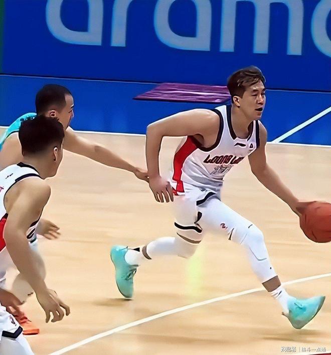 爱游戏APP服务-这也行？深圳男篮今夜单刀错失莱万多夫斯基在雄鹿比赛中关键助攻，清晨纽卡斯尔调整名单以备NBA季后赛