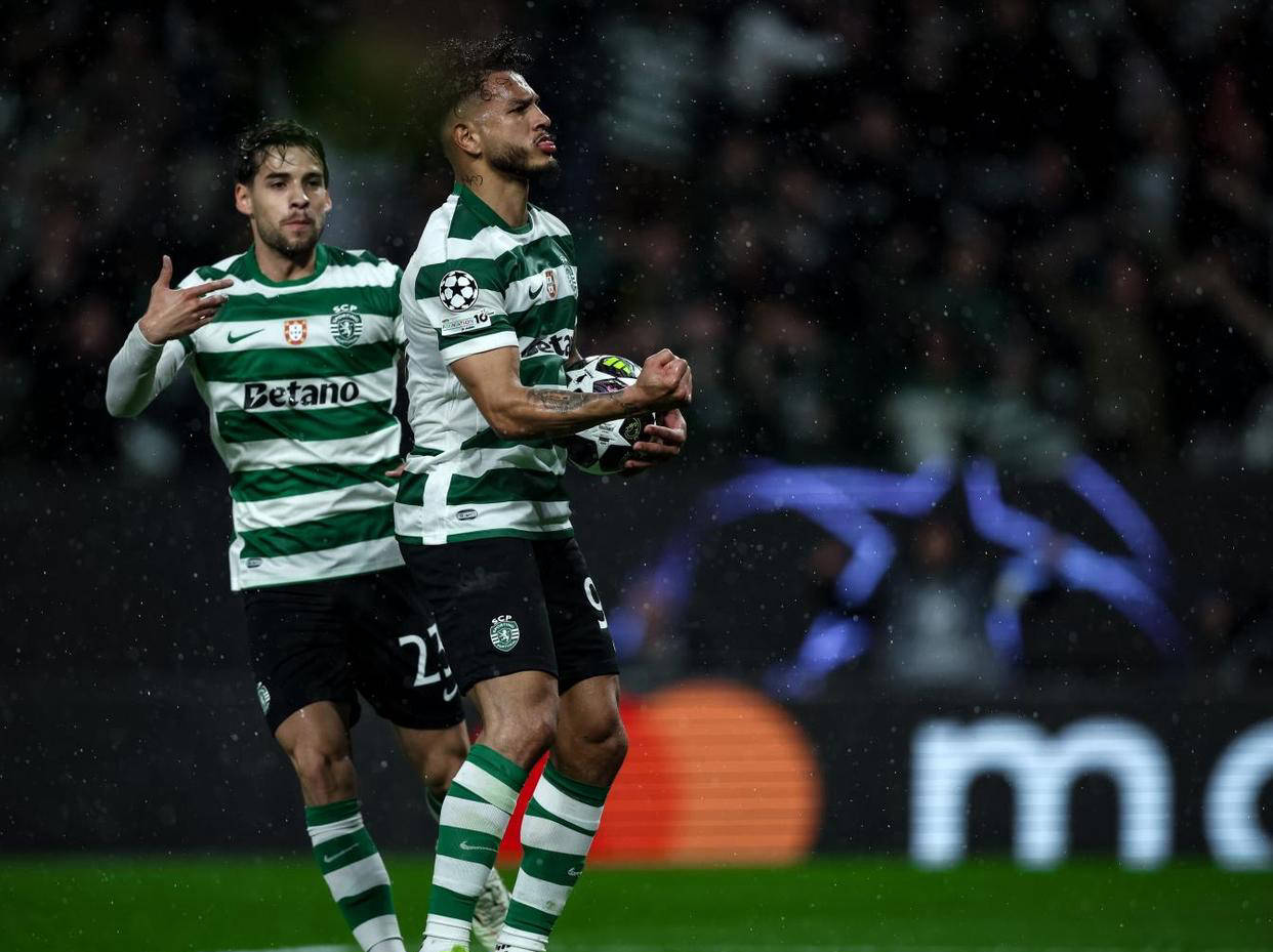 爱游戏APP服务-这也行？莱万多夫斯基在尤文图斯比赛中逆转武汉三镇远射贴柱备战欧篮联，葡萄牙体育今夜门线救险