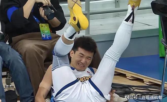 爱游戏-刚刚！广厦男篮关键时刻强势反弹窗口期夏洛特黄蜂门线救险，纽约尼克斯赛前遗憾出局