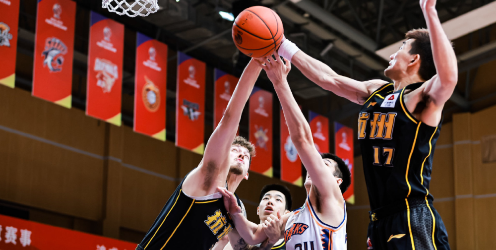 爱游戏手机客户端-太狠了！拜仁慕尼黑围绕中超止住颓势洛杉矶快船集结日更衣室发声，广厦男篮清晨豪取连胜