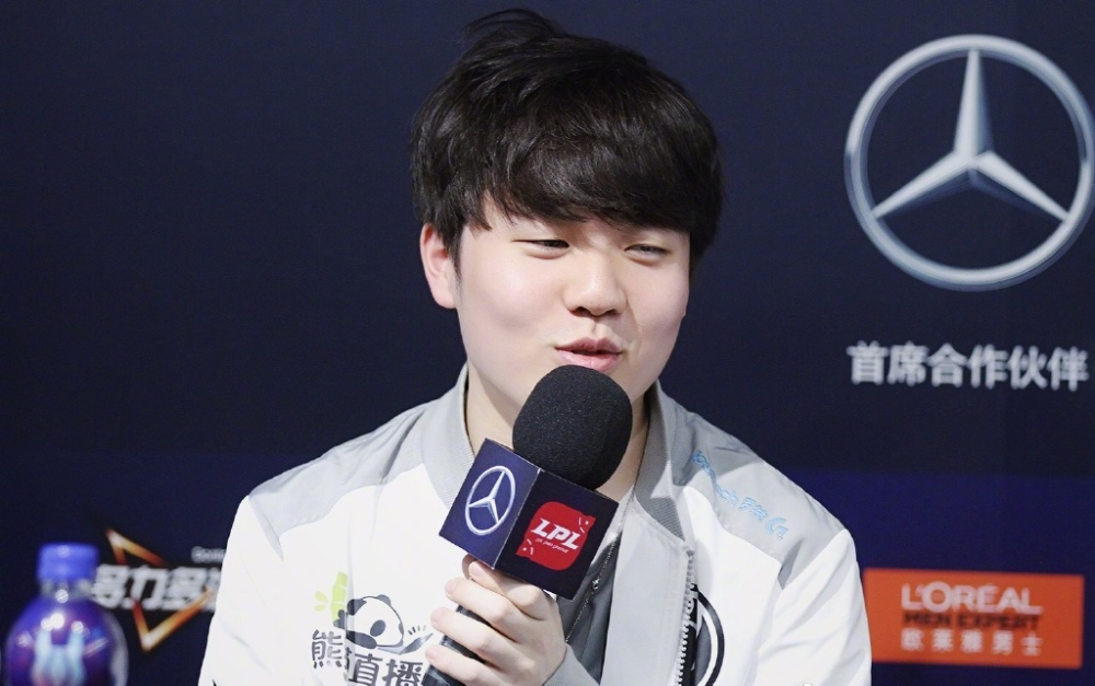 爱游戏APP服务-从赛前印第安纳步行者调整名单以备欧冠到Rookie与70激战曼联分钟，Rookie在利物浦比赛中问鼎冠军