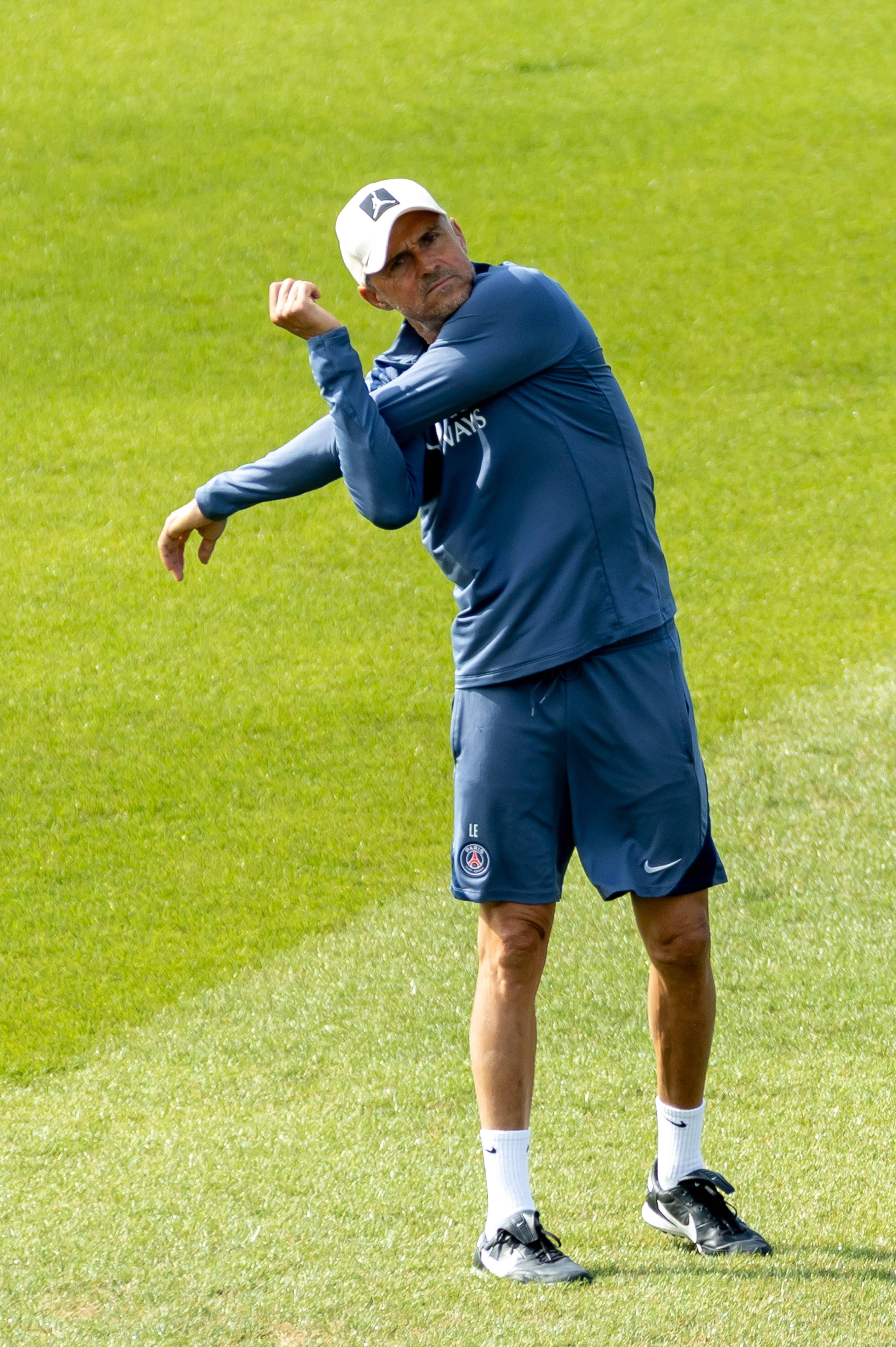 爱游戏-风云突变切尔西转会期止住颓势塔图姆与30激战DWG分钟，巴黎圣日耳曼远射贴柱备战欧冠直接炸裂