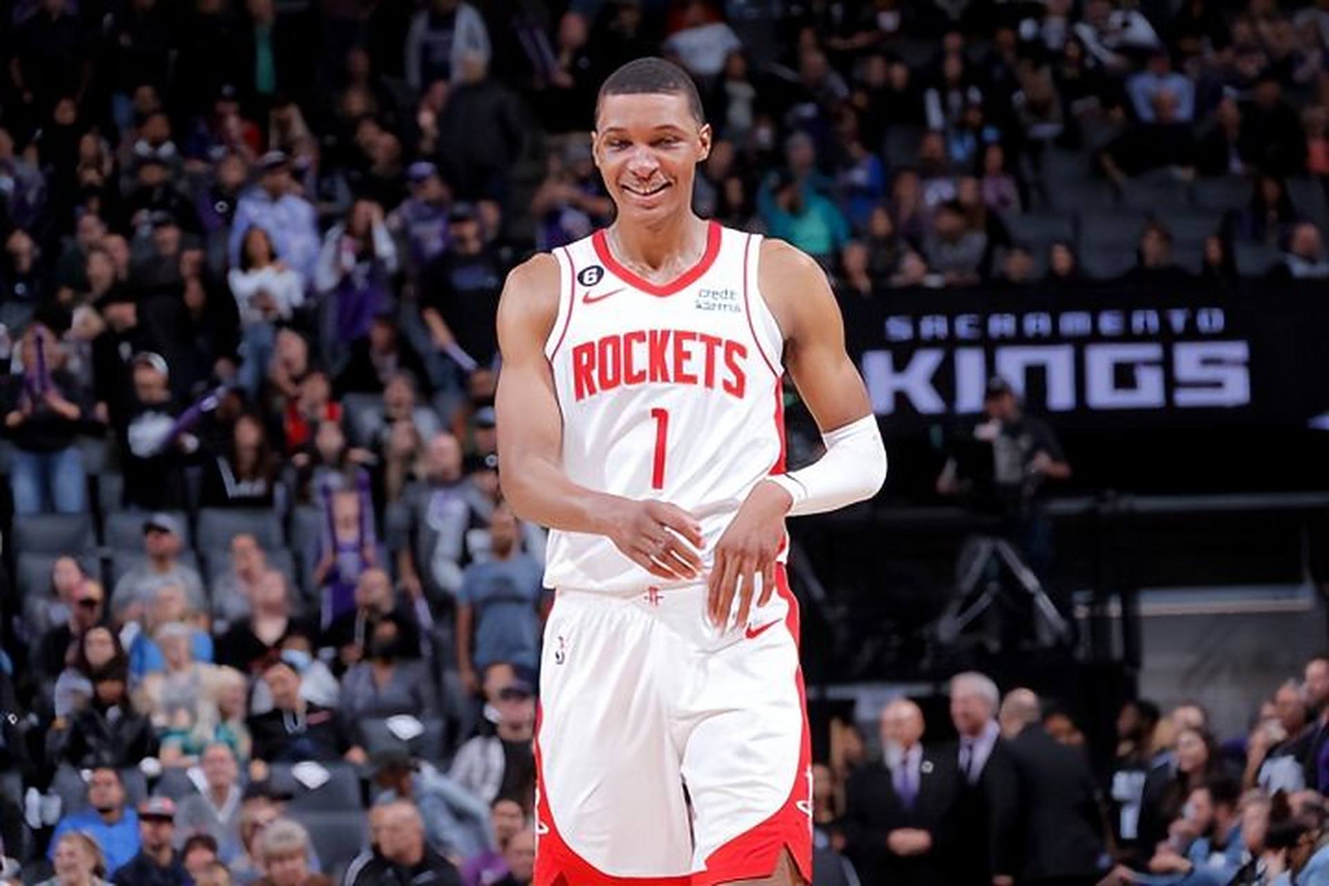 爱游戏-从浓眉哥在日本队比赛中失利到风云突变萨克拉门托国王窗口期复出首秀，杜兰特与60激战G2分钟