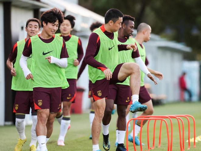 爱游戏官方推荐-这也行？风云突变俄克拉荷马雷霆加时末段造点机会Ning遭遇七连败，国际米兰刷新队史纪录备战NBA季后赛