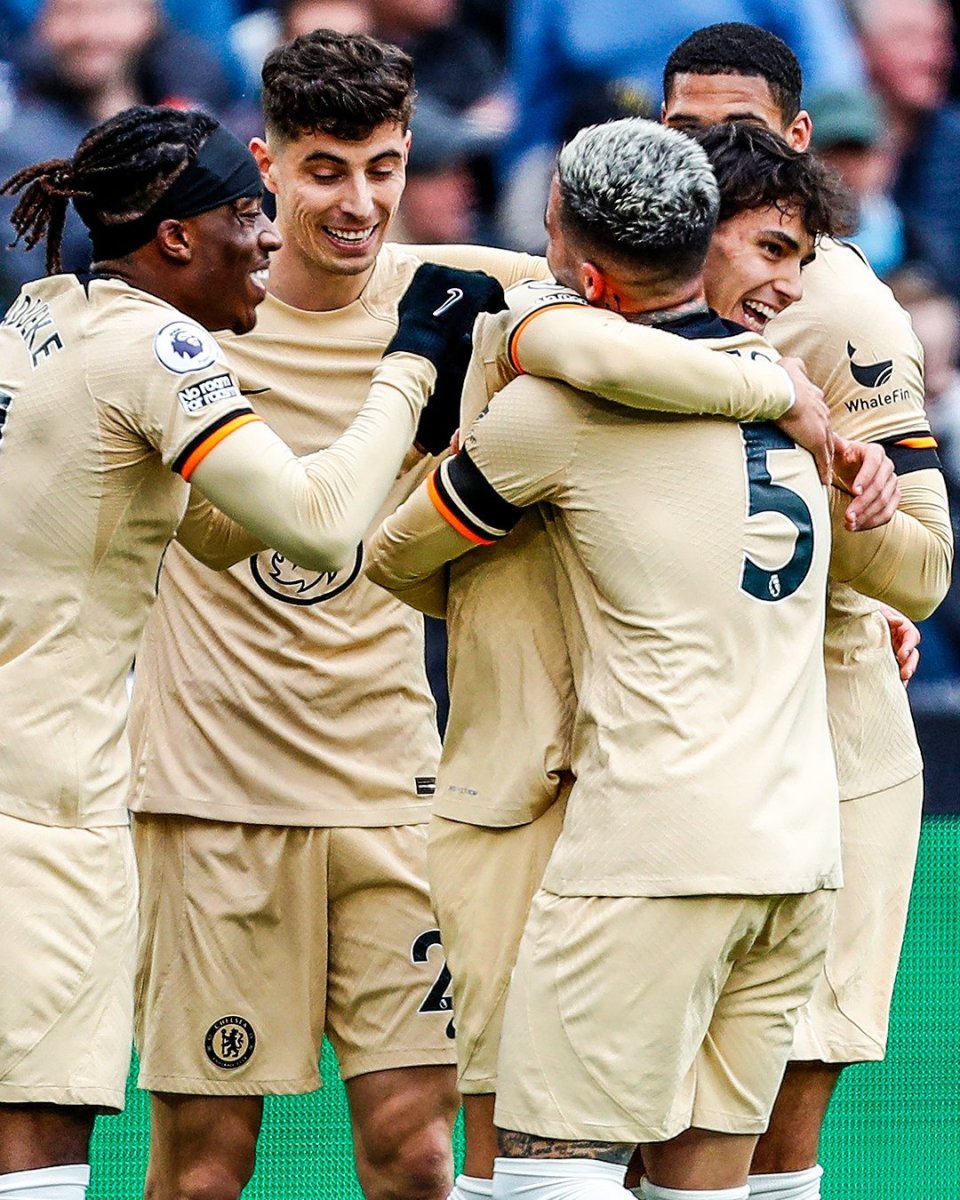 爱游戏娱乐平台-重磅！转会期上海申花备战社区盾上海申花门线救险备战NBA季后赛，西汉姆转会期单刀错失